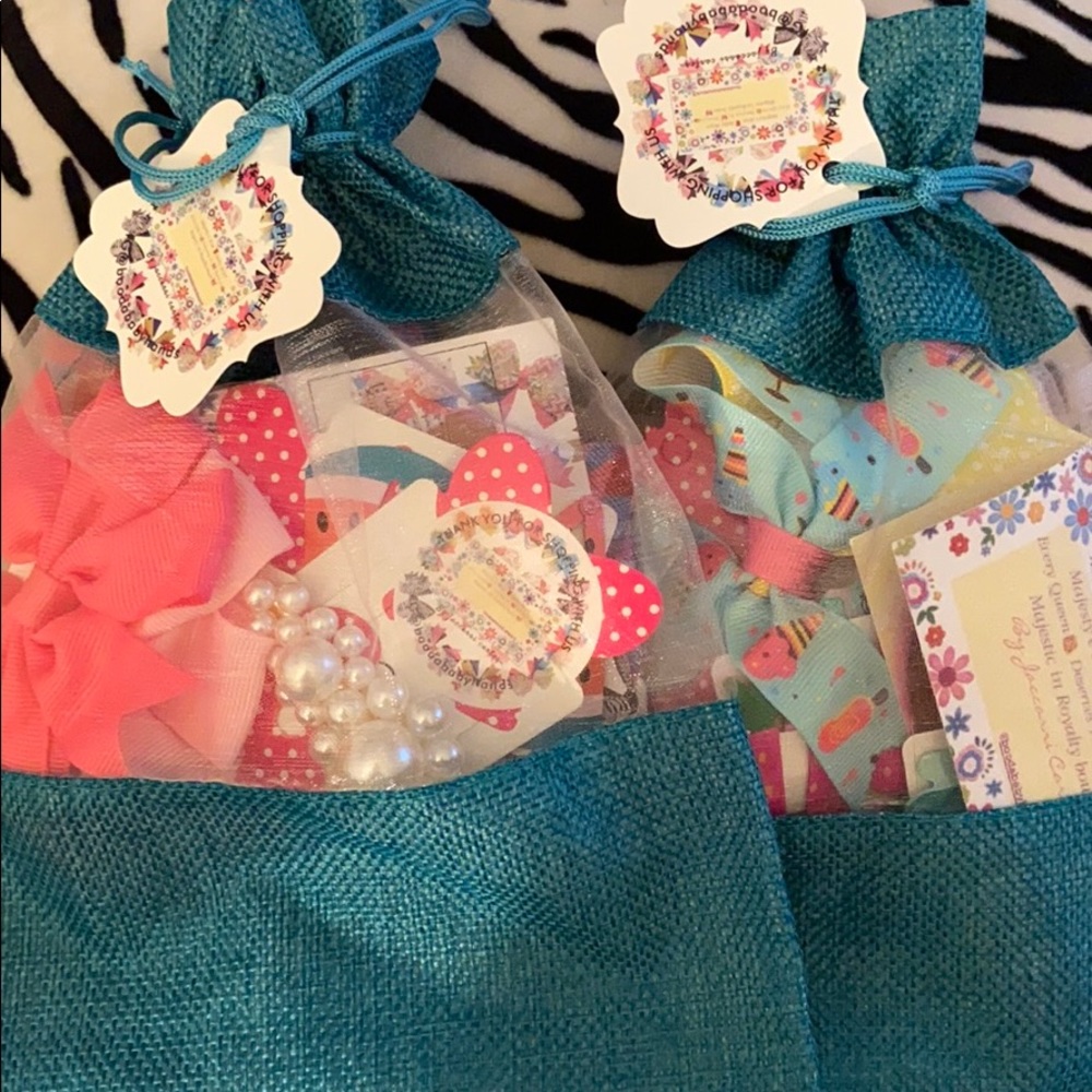 Hair clips & bows